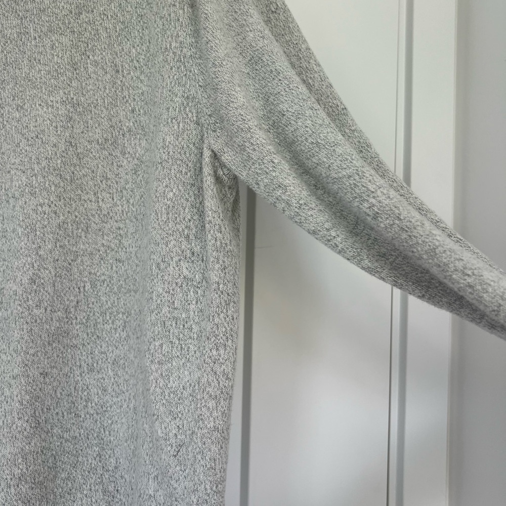 Tommy Hilfiger Classic Grey Pull over Sweater - Picture 8 of 9